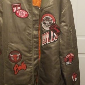 Bulls Bomber  good condition